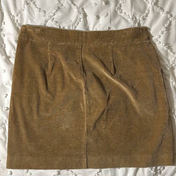 Banana Republic stretch corduroy camel color skirt - Picture 2 of 3